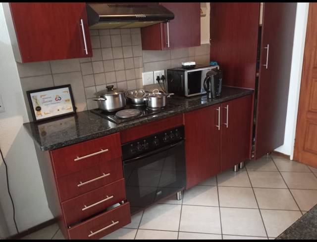 2 BEDROOM TOWNHOUSE FOR SALE IN ALBERTSDAL